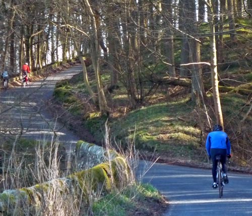 3-cyclist-climb-burnsall