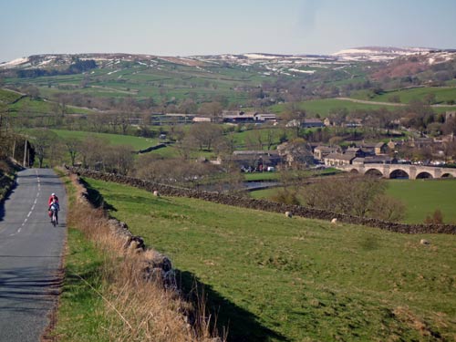 burnsall-distance-2cyclists