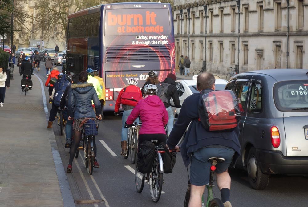 bus-wanting-to-squeeze-into-left-lane