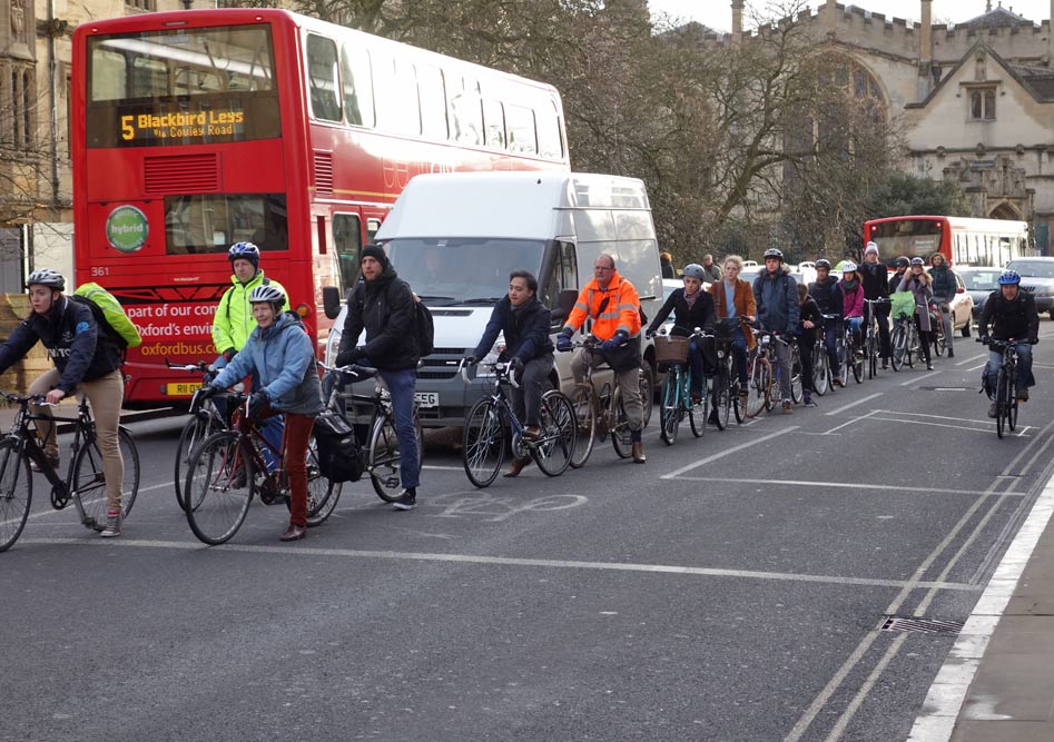 long-line-cyclists-high-st