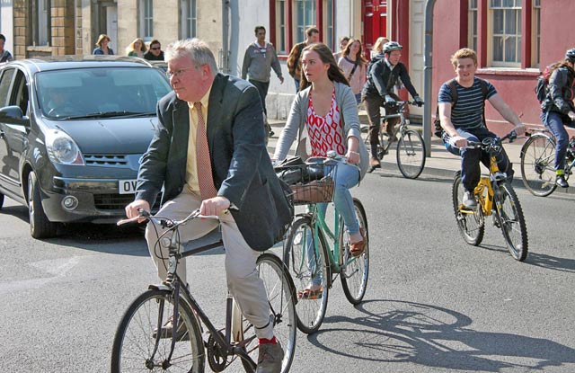 3-cyclists-high-st