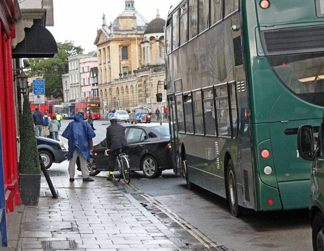 turn-left-blocked-car