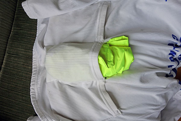 dhb-jacket-back-pocket