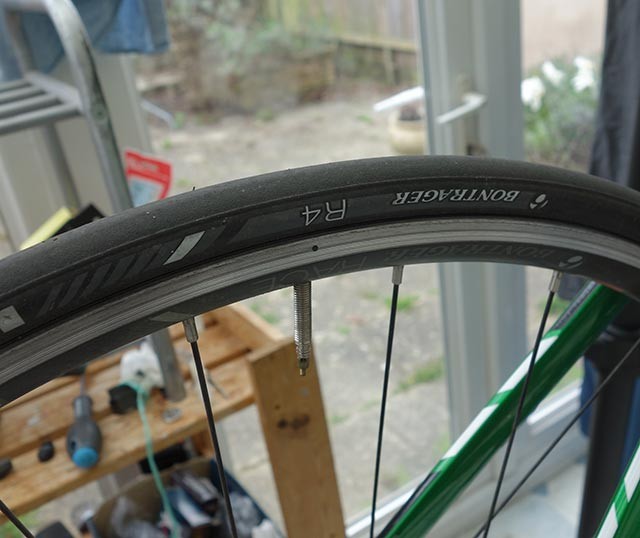 bontrager-r4-tyre