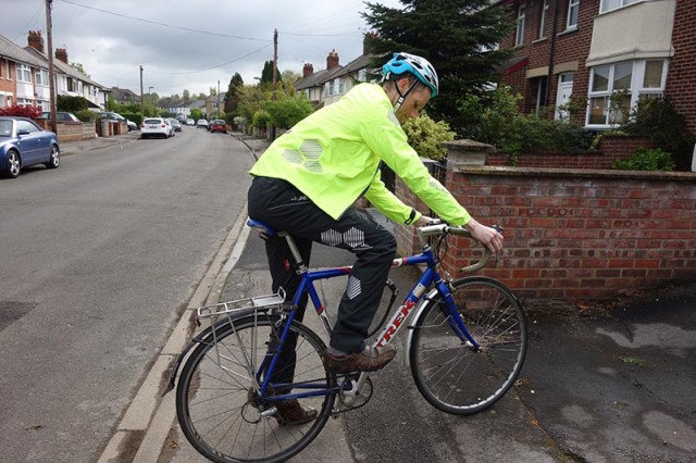 waterproof-trousers-on-commuting-bike