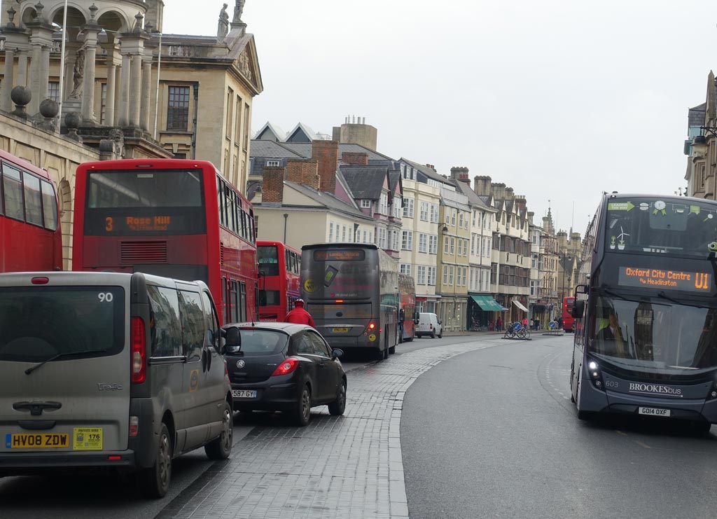 bus-cyclist
